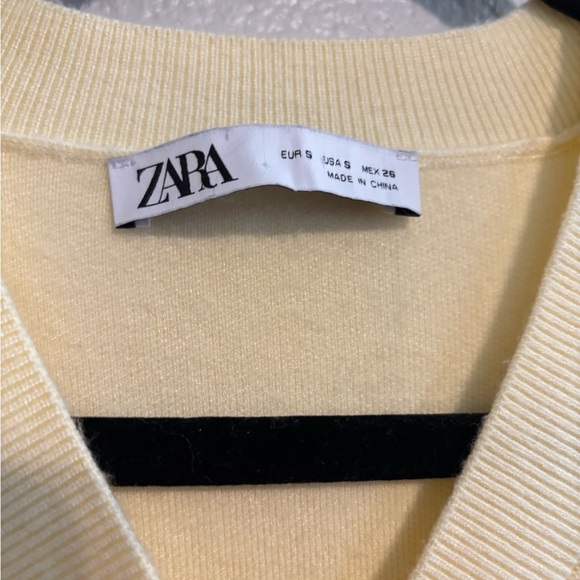 ZARA Light Yellow Knit Sweater Vest size Small - Picture 2 of 6